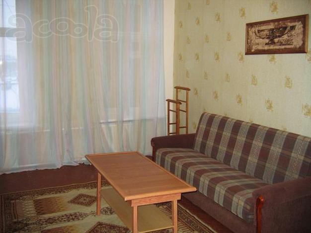 Светлая уютная комната (18 м2) посуточно в центре Санкт-Петербурга метро Василеостровская