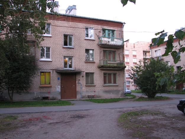 Продам 2 ух комн. квартиру