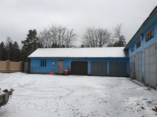 Продаётся нежилое здание бывшей автомастерской.
