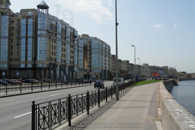 Продаётся видовая элитная 4 комн. квартира в центре Петербурга