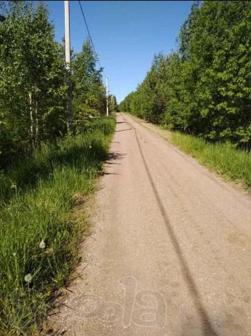 Продаётся отличный, большой (28 соток) земельный участок.